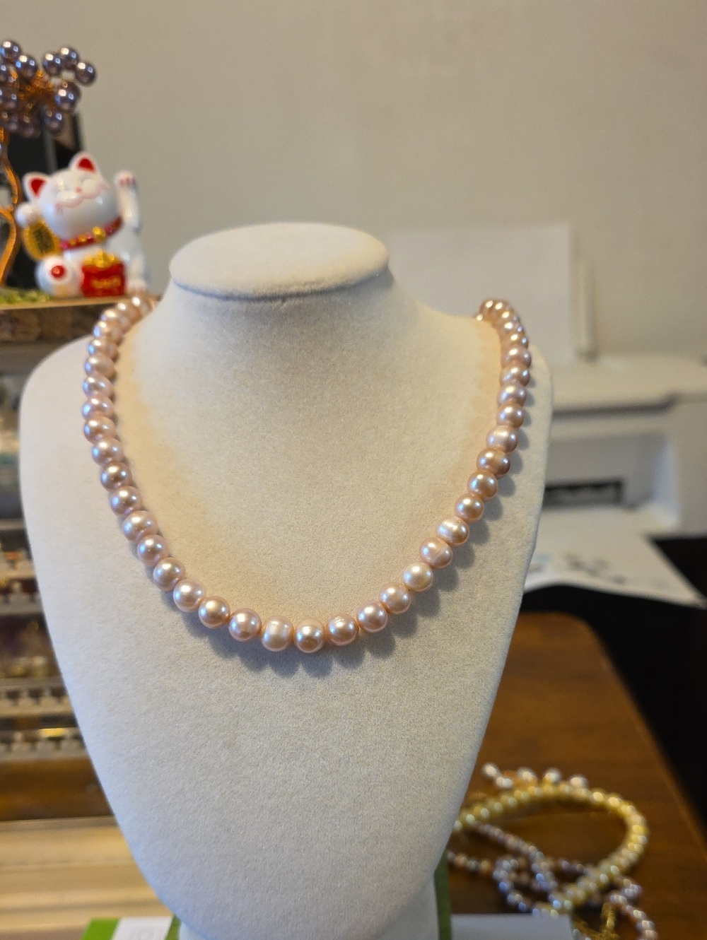 Classic Pink Pearl Necklace - Elegant Women's Jewelry